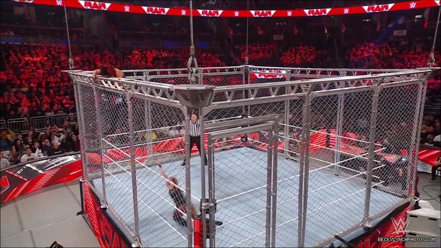 WWE_Monday_Night_RAW_2023_02_06_720p_HDTV_x264-Star_mp4_007661833.jpg
