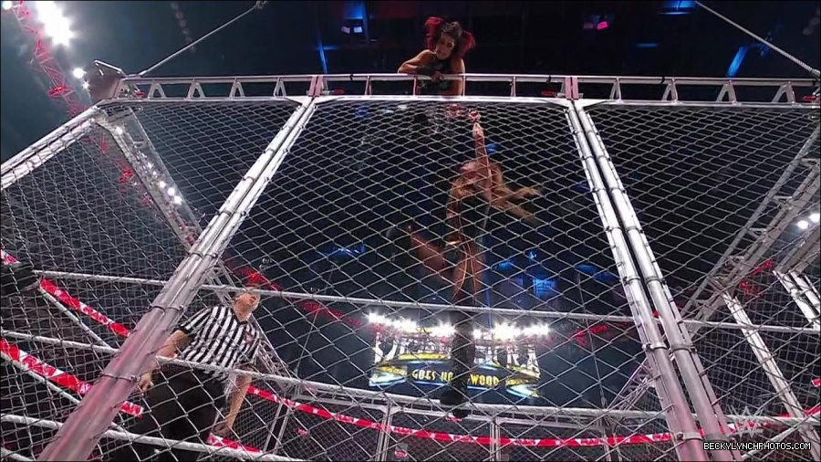 WWE_Monday_Night_RAW_2023_02_06_720p_HDTV_x264-Star_mp4_007666233.jpg