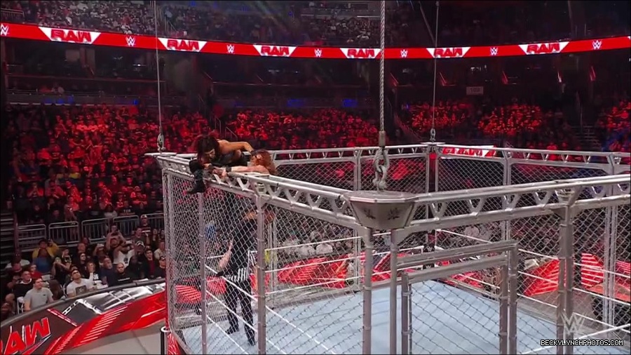 WWE_Monday_Night_RAW_2023_02_06_720p_HDTV_x264-Star_mp4_007669433.jpg
