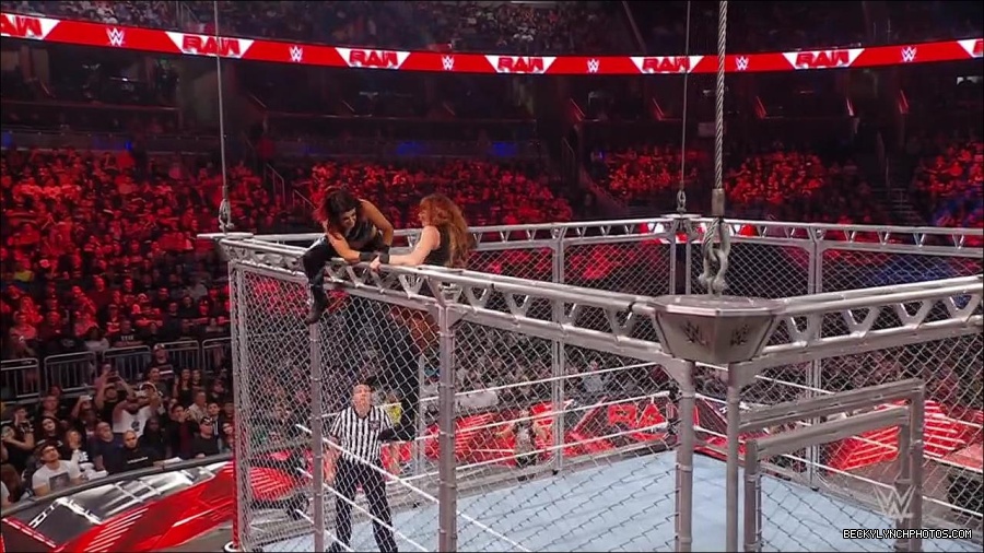 WWE_Monday_Night_RAW_2023_02_06_720p_HDTV_x264-Star_mp4_007671433.jpg