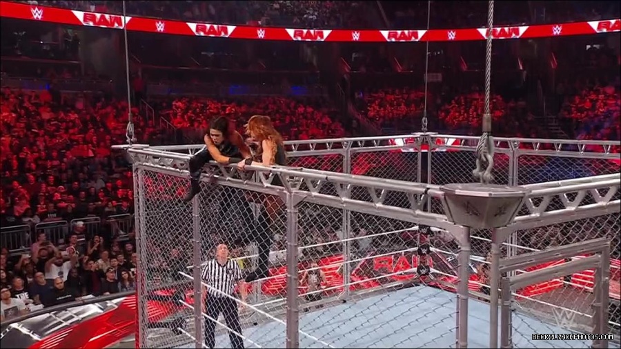 WWE_Monday_Night_RAW_2023_02_06_720p_HDTV_x264-Star_mp4_007672233.jpg