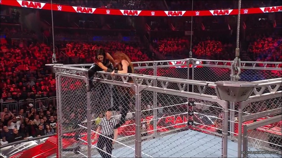 WWE_Monday_Night_RAW_2023_02_06_720p_HDTV_x264-Star_mp4_007673033.jpg