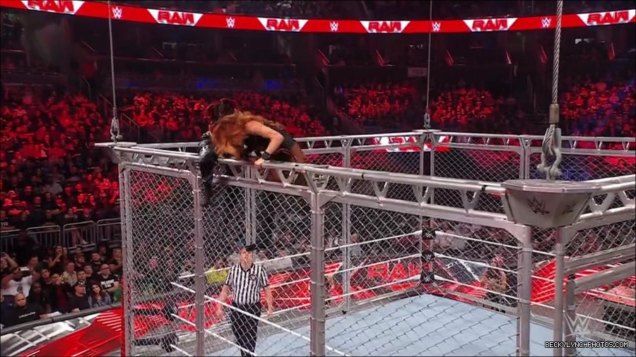 WWE_Monday_Night_RAW_2023_02_06_720p_HDTV_x264-Star_mp4_007673433.jpg