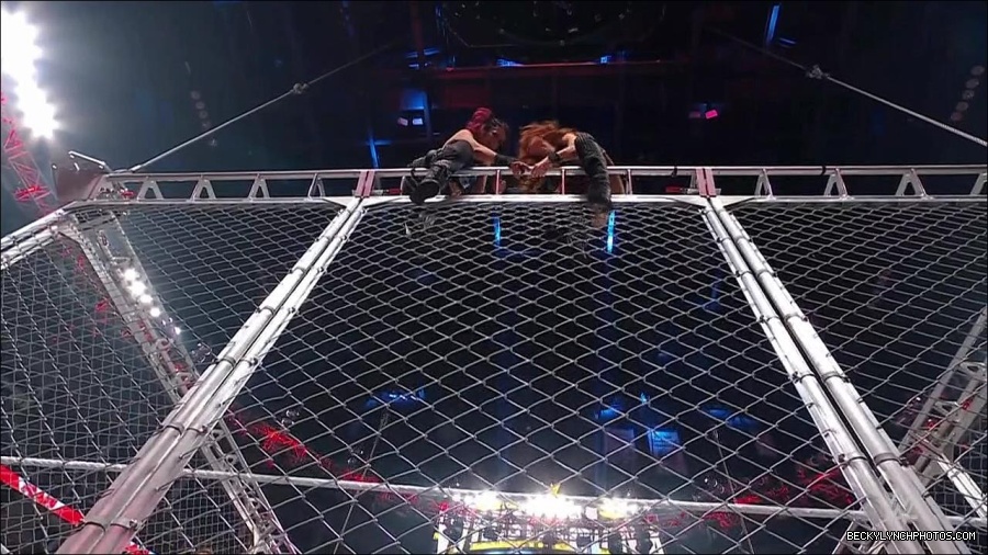 WWE_Monday_Night_RAW_2023_02_06_720p_HDTV_x264-Star_mp4_007674633.jpg