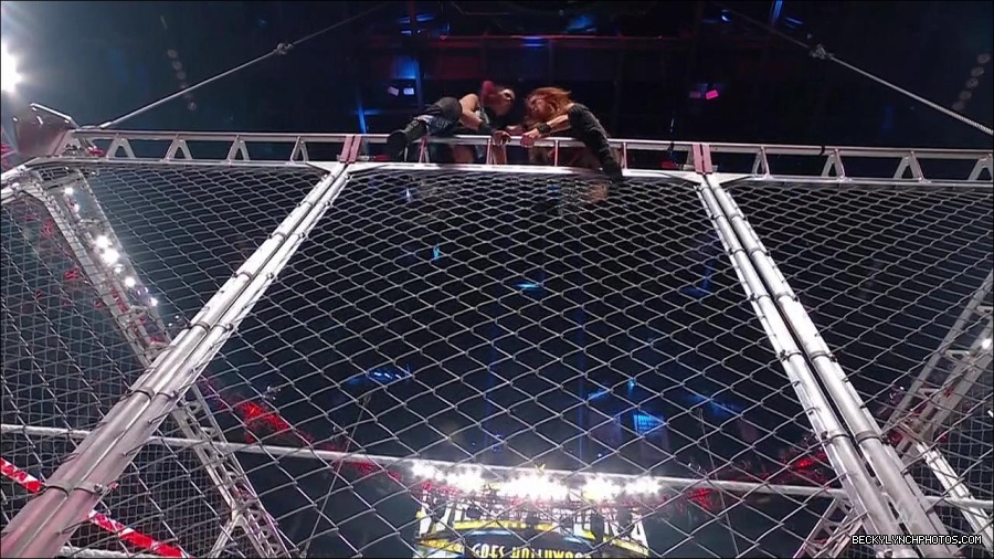 WWE_Monday_Night_RAW_2023_02_06_720p_HDTV_x264-Star_mp4_007678633.jpg
