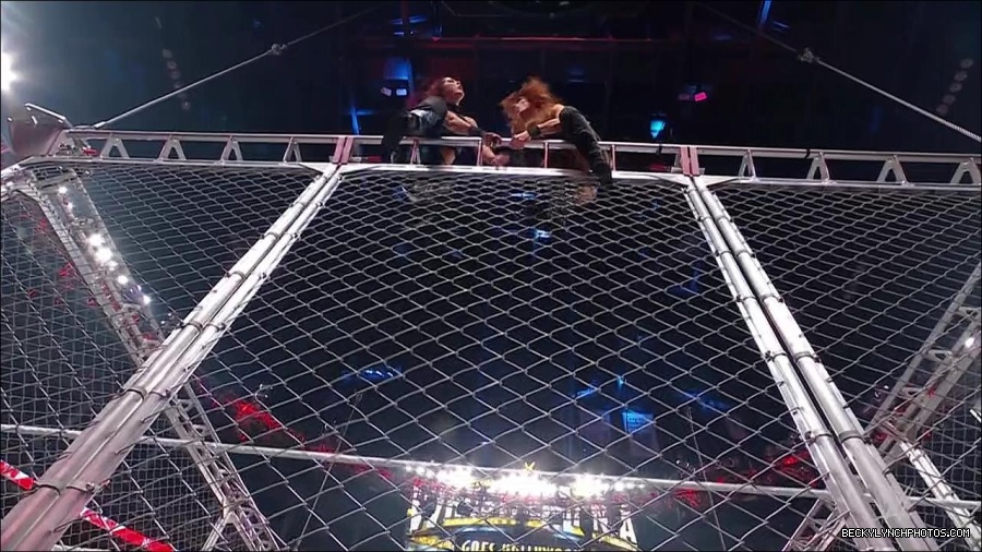 WWE_Monday_Night_RAW_2023_02_06_720p_HDTV_x264-Star_mp4_007679033.jpg