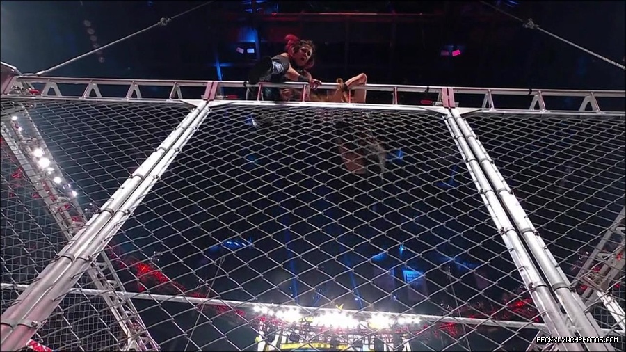 WWE_Monday_Night_RAW_2023_02_06_720p_HDTV_x264-Star_mp4_007683433.jpg
