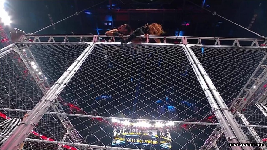 WWE_Monday_Night_RAW_2023_02_06_720p_HDTV_x264-Star_mp4_007693833.jpg