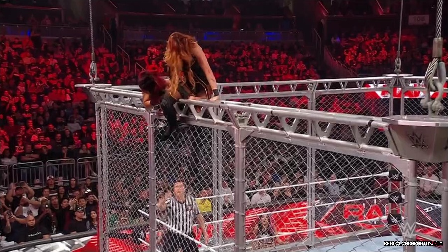 WWE_Monday_Night_RAW_2023_02_06_720p_HDTV_x264-Star_mp4_007695433.jpg