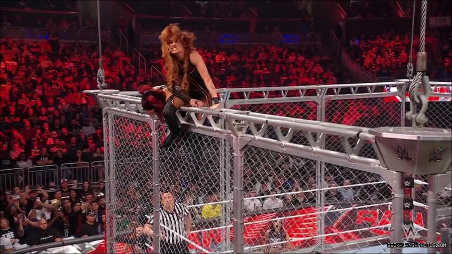WWE_Monday_Night_RAW_2023_02_06_720p_HDTV_x264-Star_mp4_007696633.jpg