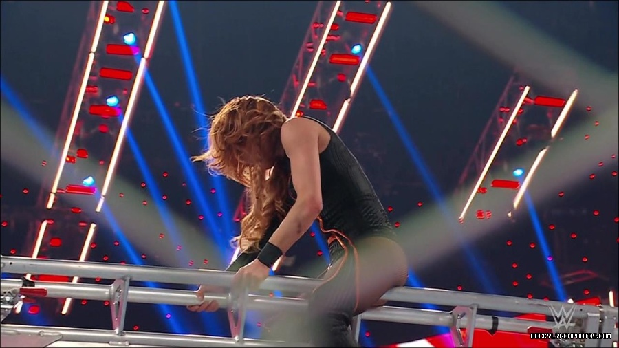 WWE_Monday_Night_RAW_2023_02_06_720p_HDTV_x264-Star_mp4_007709433.jpg
