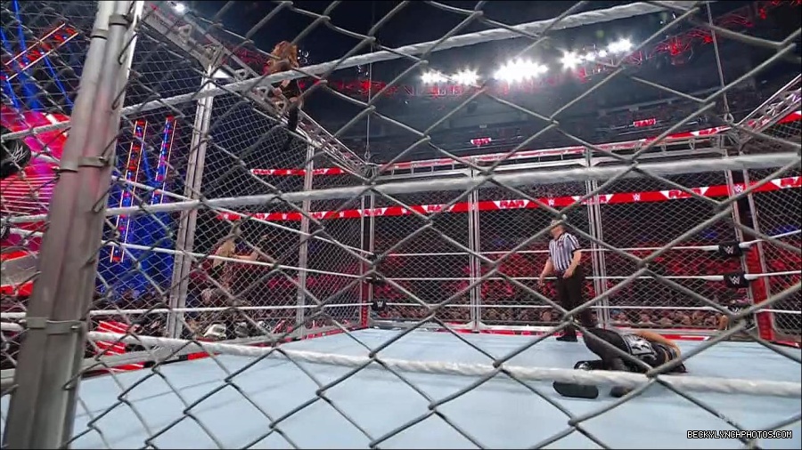 WWE_Monday_Night_RAW_2023_02_06_720p_HDTV_x264-Star_mp4_007710633.jpg