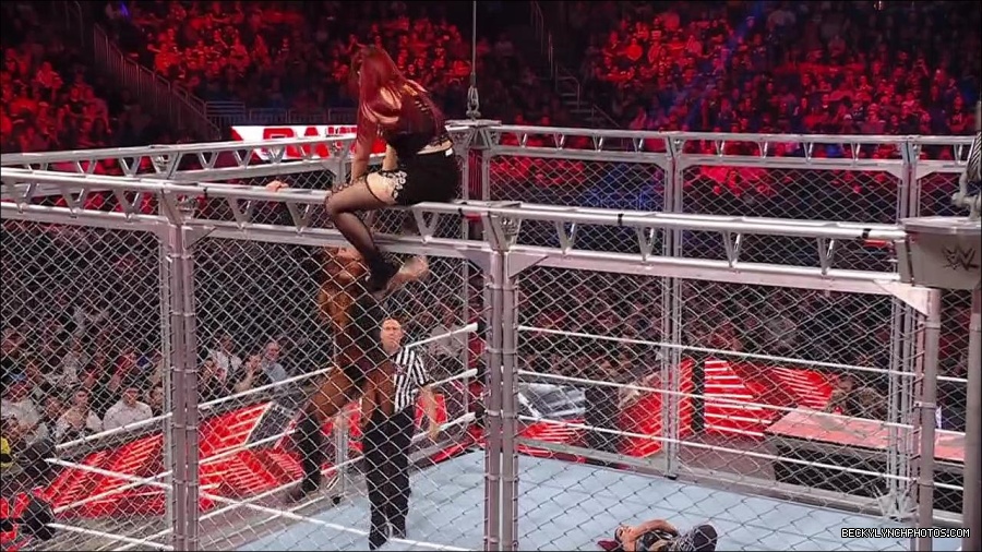 WWE_Monday_Night_RAW_2023_02_06_720p_HDTV_x264-Star_mp4_007725033.jpg