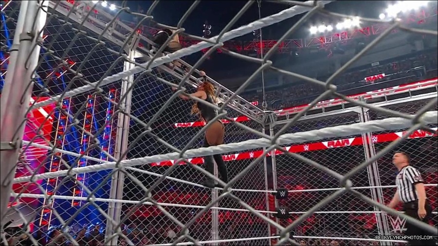 WWE_Monday_Night_RAW_2023_02_06_720p_HDTV_x264-Star_mp4_007725833.jpg