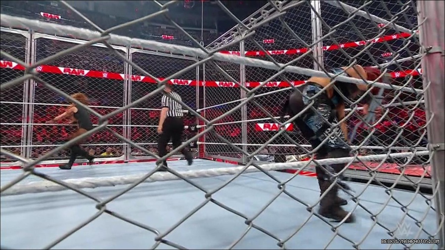 WWE_Monday_Night_RAW_2023_02_06_720p_HDTV_x264-Star_mp4_007735833.jpg