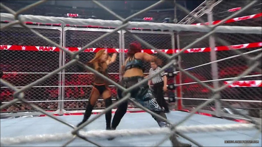WWE_Monday_Night_RAW_2023_02_06_720p_HDTV_x264-Star_mp4_007737833.jpg