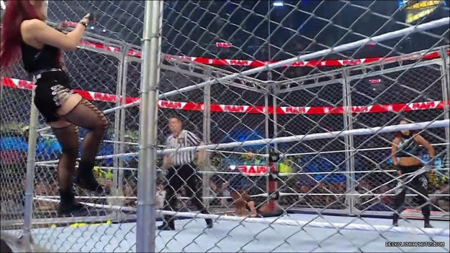 WWE_Monday_Night_RAW_2023_02_06_720p_HDTV_x264-Star_mp4_007750633.jpg