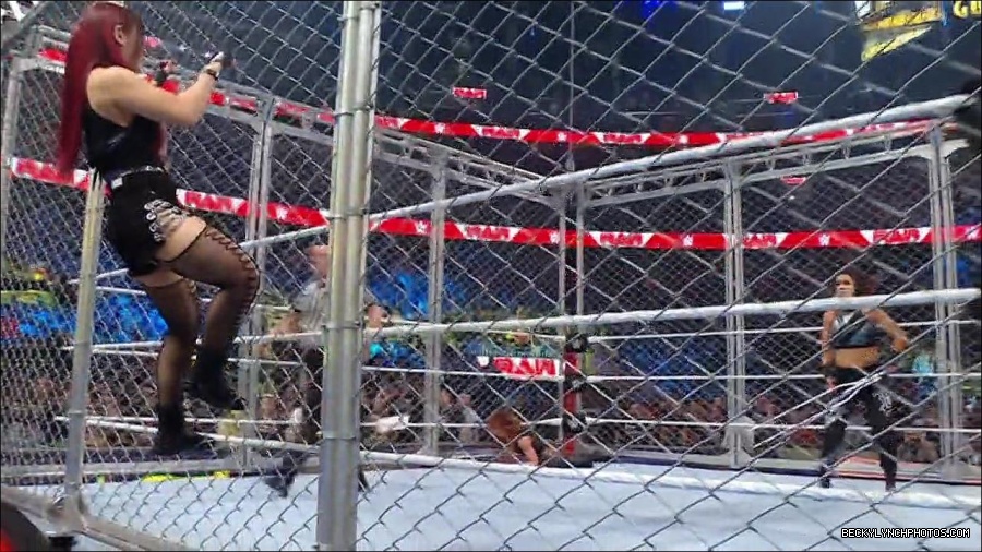 WWE_Monday_Night_RAW_2023_02_06_720p_HDTV_x264-Star_mp4_007751033.jpg