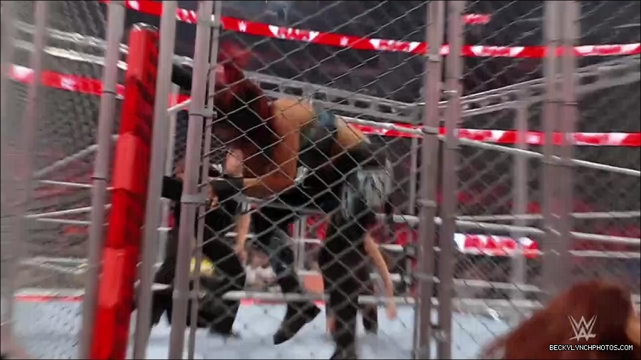 WWE_Monday_Night_RAW_2023_02_06_720p_HDTV_x264-Star_mp4_007799833.jpg