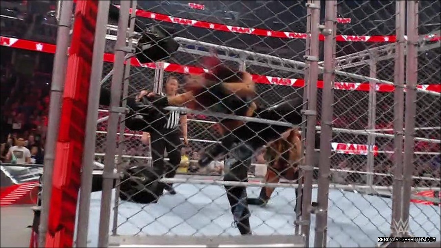 WWE_Monday_Night_RAW_2023_02_06_720p_HDTV_x264-Star_mp4_007800633.jpg