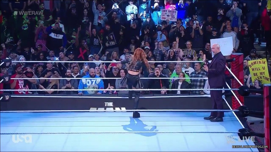 WWE_Monday_Night_Raw_2023_02_13_720p_HDTV_x264-NWCHD_mp4_000092125.jpg