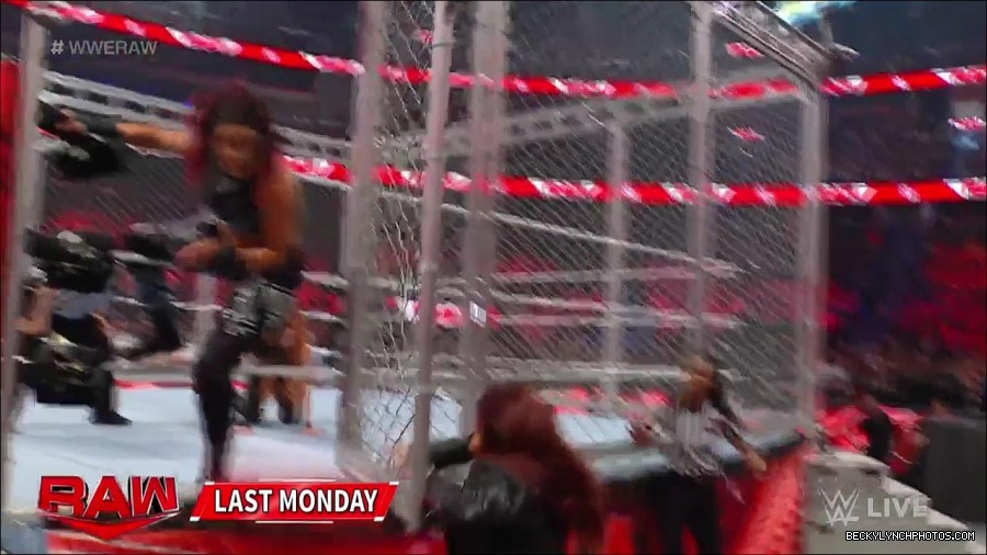 WWE_Monday_Night_Raw_2023_02_13_720p_HDTV_x264-NWCHD_mp4_000119752.jpg