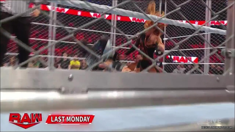 WWE_Monday_Night_Raw_2023_02_13_720p_HDTV_x264-NWCHD_mp4_000124157.jpg