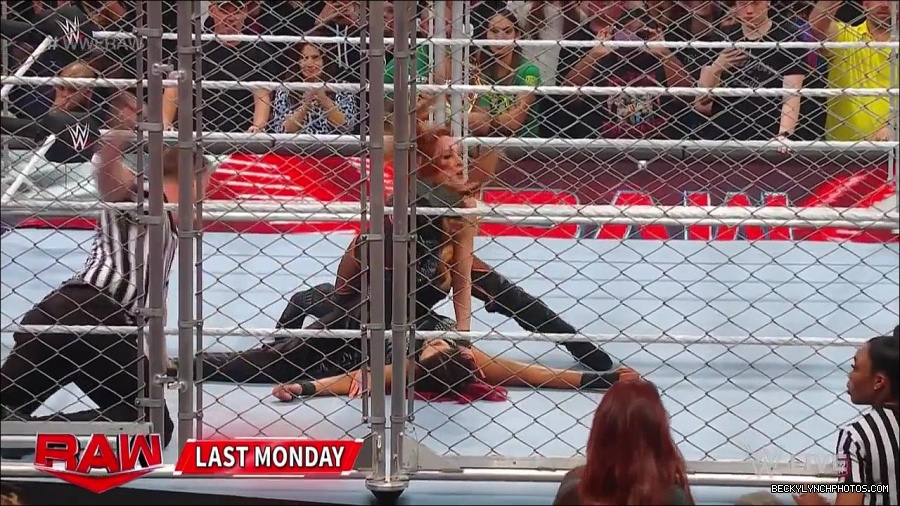 WWE_Monday_Night_Raw_2023_02_13_720p_HDTV_x264-NWCHD_mp4_000126960.jpg