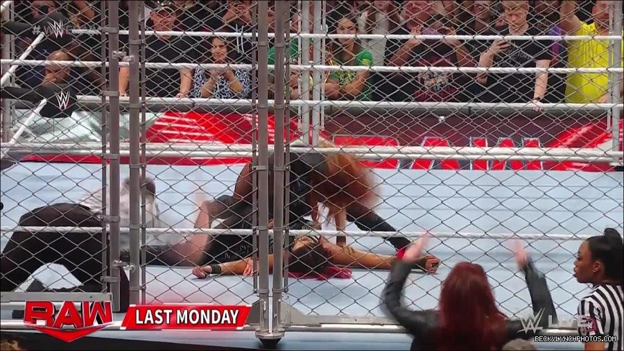WWE_Monday_Night_Raw_2023_02_13_720p_HDTV_x264-NWCHD_mp4_000127360.jpg
