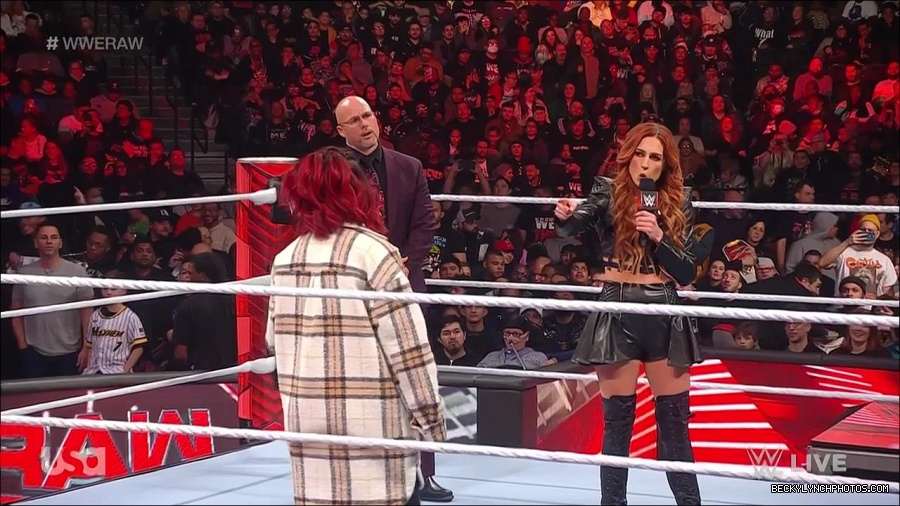 WWE_Monday_Night_Raw_2023_02_13_720p_HDTV_x264-NWCHD_mp4_000341974.jpg