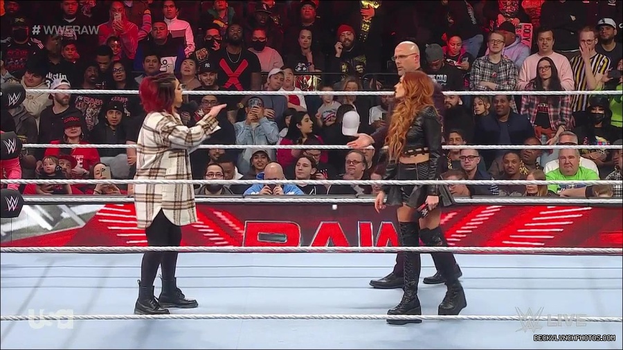 WWE_Monday_Night_Raw_2023_02_13_720p_HDTV_x264-NWCHD_mp4_000346779.jpg