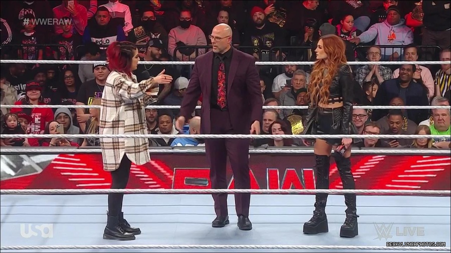 WWE_Monday_Night_Raw_2023_02_13_720p_HDTV_x264-NWCHD_mp4_000357590.jpg