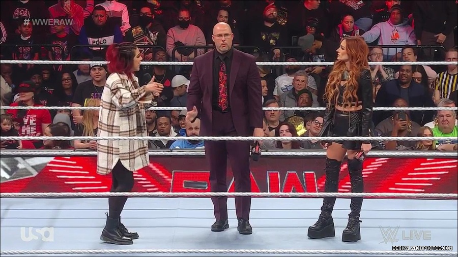WWE_Monday_Night_Raw_2023_02_13_720p_HDTV_x264-NWCHD_mp4_000359192.jpg