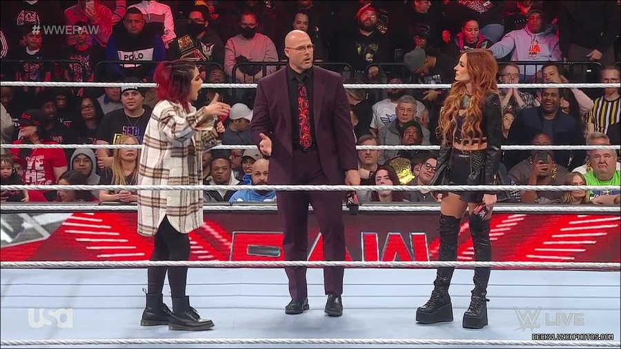 WWE_Monday_Night_Raw_2023_02_13_720p_HDTV_x264-NWCHD_mp4_000359592.jpg