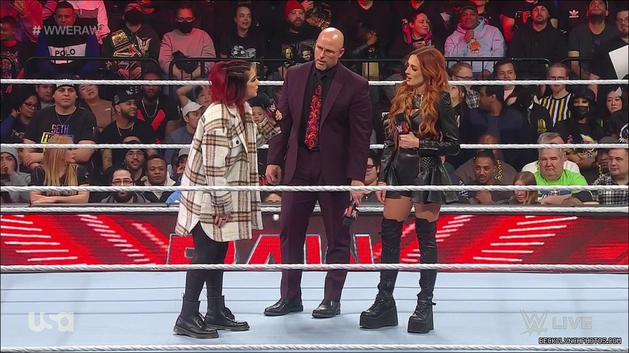 WWE_Monday_Night_Raw_2023_02_13_720p_HDTV_x264-NWCHD_mp4_000368000.jpg