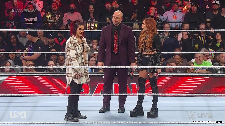 WWE_Monday_Night_Raw_2023_02_13_720p_HDTV_x264-NWCHD_mp4_000394026.jpg