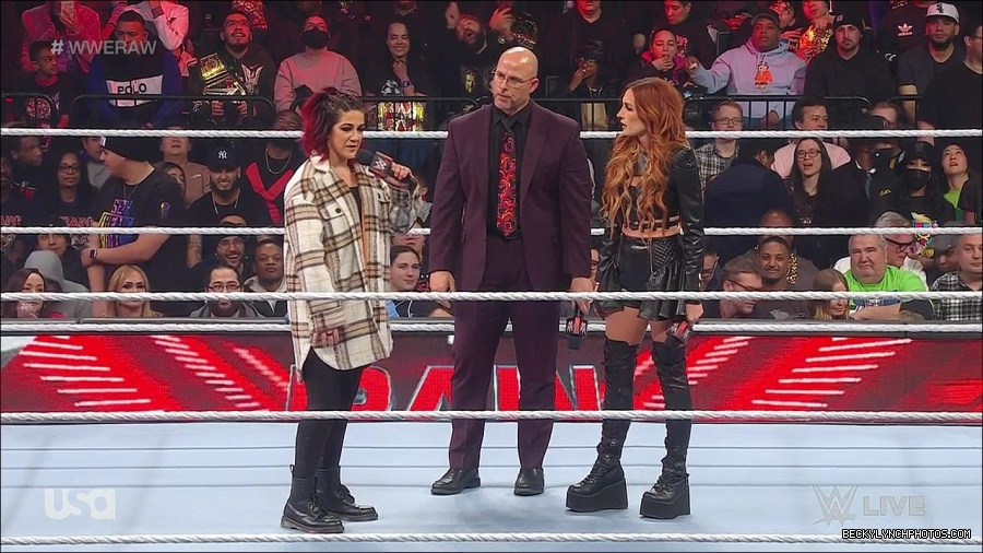 WWE_Monday_Night_Raw_2023_02_13_720p_HDTV_x264-NWCHD_mp4_000394427.jpg