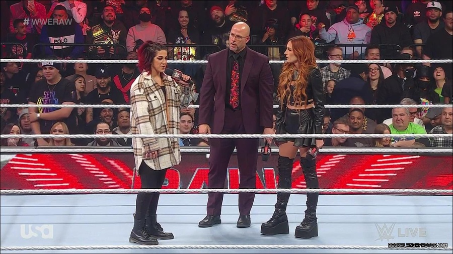 WWE_Monday_Night_Raw_2023_02_13_720p_HDTV_x264-NWCHD_mp4_000394827.jpg