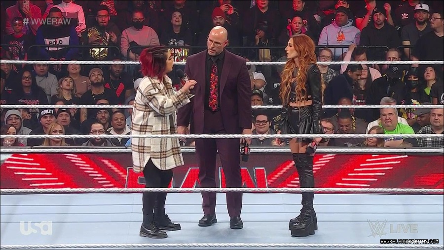 WWE_Monday_Night_Raw_2023_02_13_720p_HDTV_x264-NWCHD_mp4_000401634.jpg