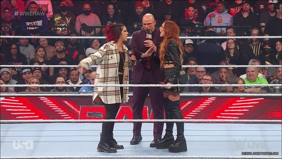 WWE_Monday_Night_Raw_2023_02_13_720p_HDTV_x264-NWCHD_mp4_000412044.jpg