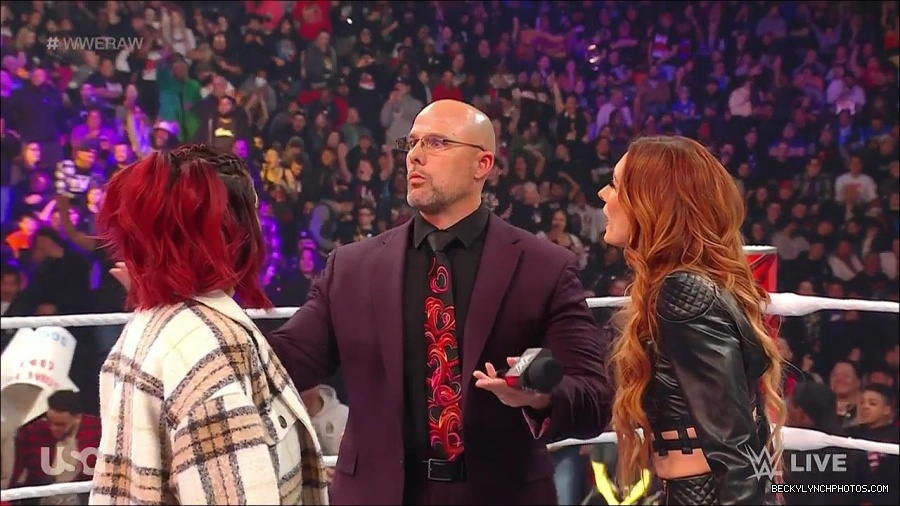 WWE_Monday_Night_Raw_2023_02_13_720p_HDTV_x264-NWCHD_mp4_000417250.jpg