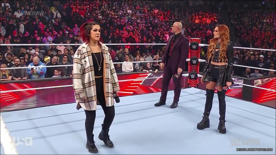 WWE_Monday_Night_Raw_2023_02_13_720p_HDTV_x264-NWCHD_mp4_000444076.jpg