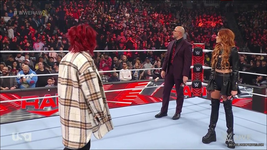 WWE_Monday_Night_Raw_2023_02_13_720p_HDTV_x264-NWCHD_mp4_000446078.jpg