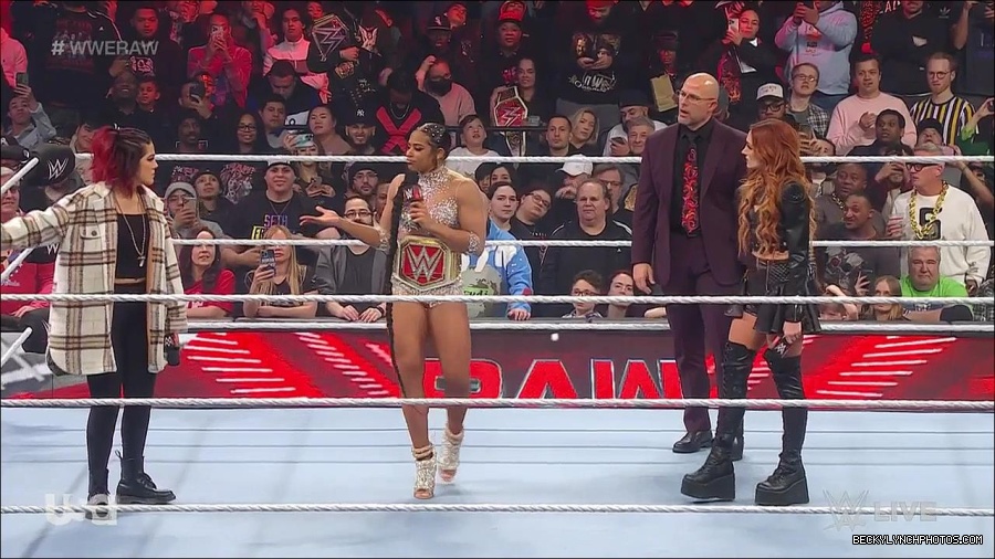 WWE_Monday_Night_Raw_2023_02_13_720p_HDTV_x264-NWCHD_mp4_000456088.jpg