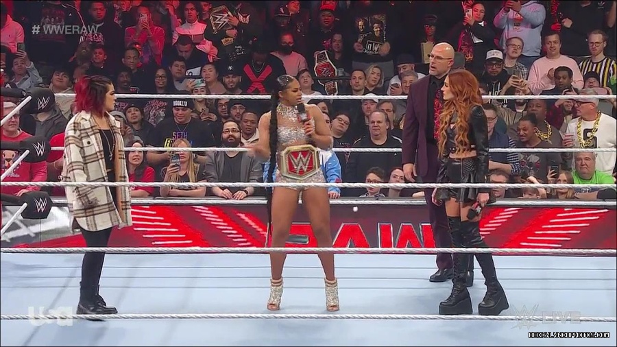 WWE_Monday_Night_Raw_2023_02_13_720p_HDTV_x264-NWCHD_mp4_000456889.jpg