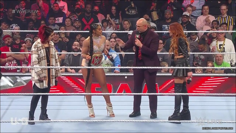 WWE_Monday_Night_Raw_2023_02_13_720p_HDTV_x264-NWCHD_mp4_000486919.jpg