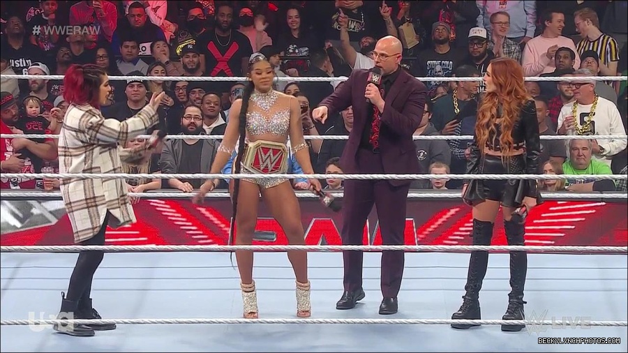 WWE_Monday_Night_Raw_2023_02_13_720p_HDTV_x264-NWCHD_mp4_000512144.jpg