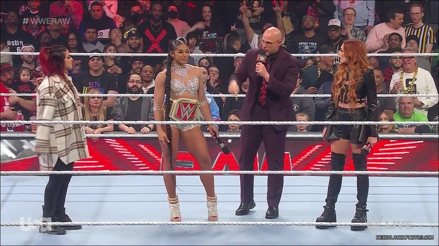 WWE_Monday_Night_Raw_2023_02_13_720p_HDTV_x264-NWCHD_mp4_000512945.jpg