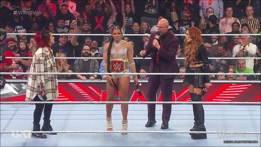 WWE_Monday_Night_Raw_2023_02_13_720p_HDTV_x264-NWCHD_mp4_000517750.jpg