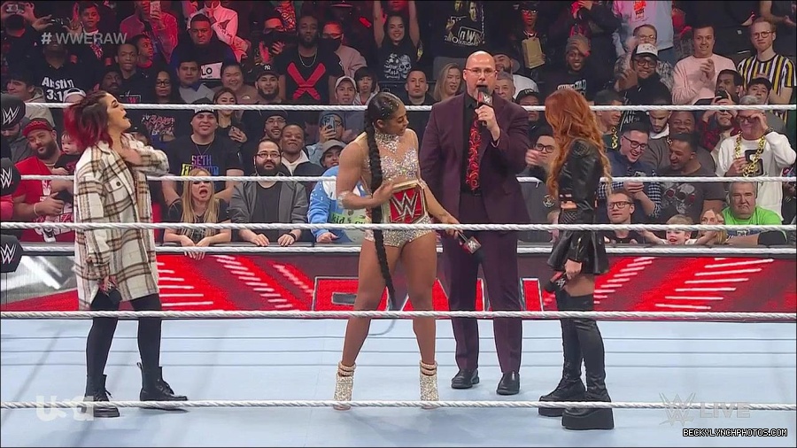 WWE_Monday_Night_Raw_2023_02_13_720p_HDTV_x264-NWCHD_mp4_000520152.jpg